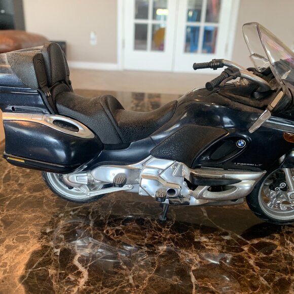 5 lot collectible die cast motorcycle models, Harley, BMW, Honda, Motto Guzzi - Picture 13 of 16